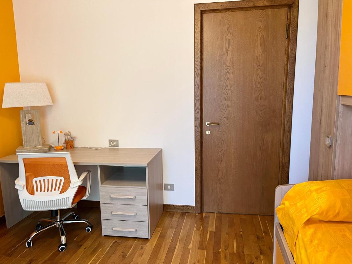 Lukas Home Con Il Cuore Appartamento 3 Camere Al Piano Terra E Appartamento 1 Camera In Taverna ميروني المظهر الخارجي الصورة