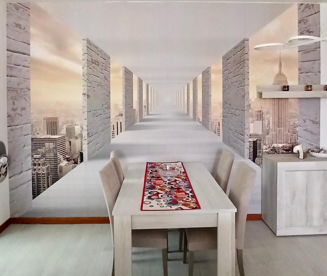 Lukas Home Con Il Cuore Appartamento 3 Camere Al Piano Terra E Appartamento 1 Camera In Taverna ميروني المظهر الخارجي الصورة