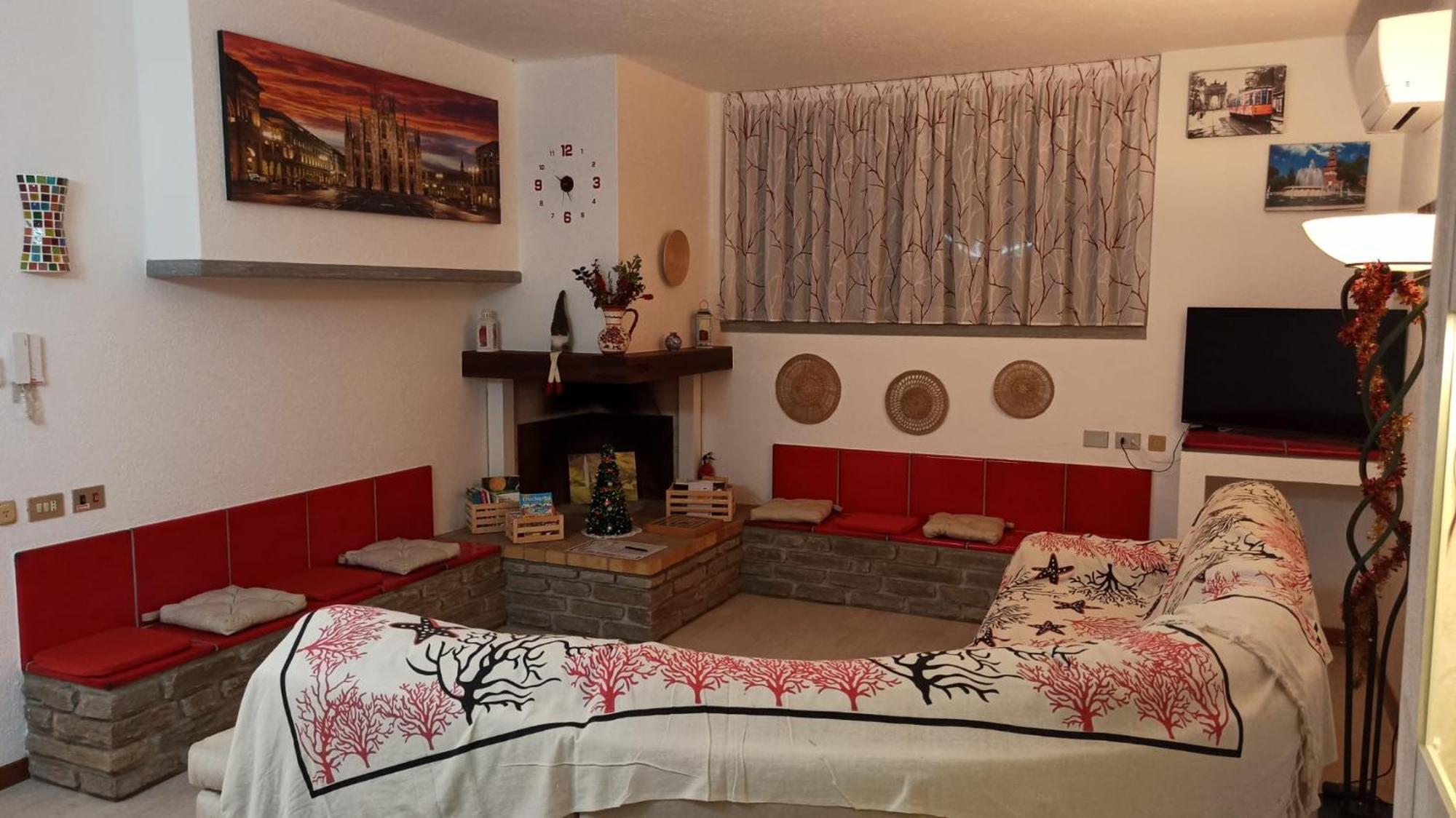 Lukas Home Con Il Cuore Appartamento 3 Camere Al Piano Terra E Appartamento 1 Camera In Taverna ميروني المظهر الخارجي الصورة