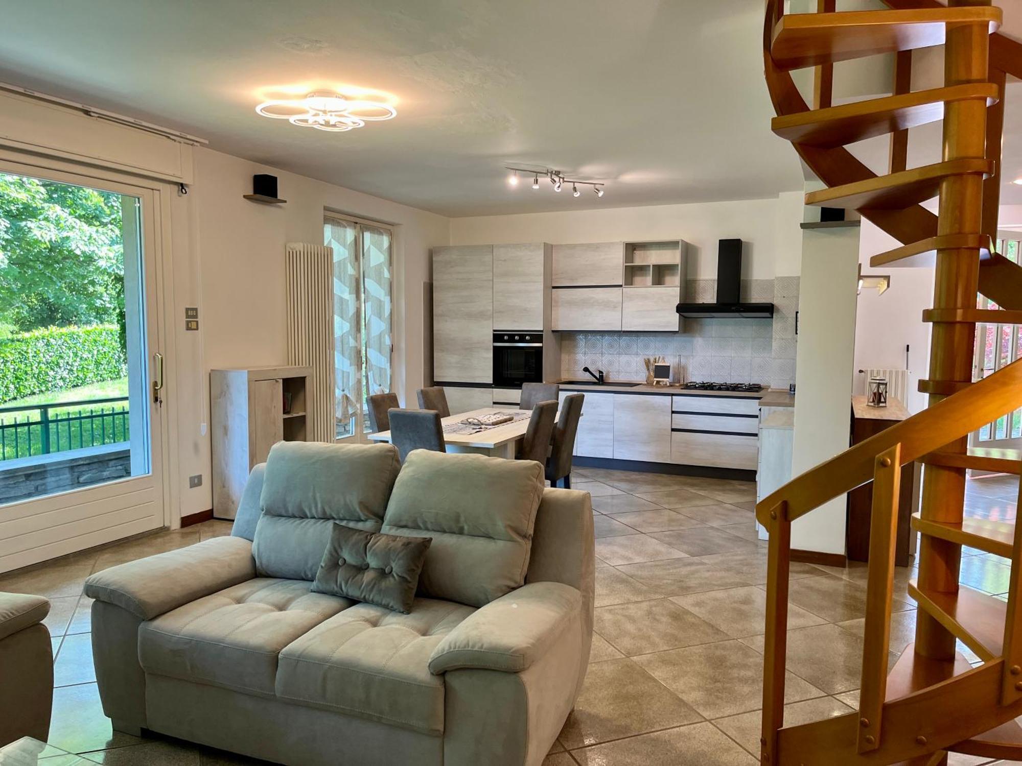 Lukas Home Con Il Cuore Appartamento 3 Camere Al Piano Terra E Appartamento 1 Camera In Taverna ميروني المظهر الخارجي الصورة