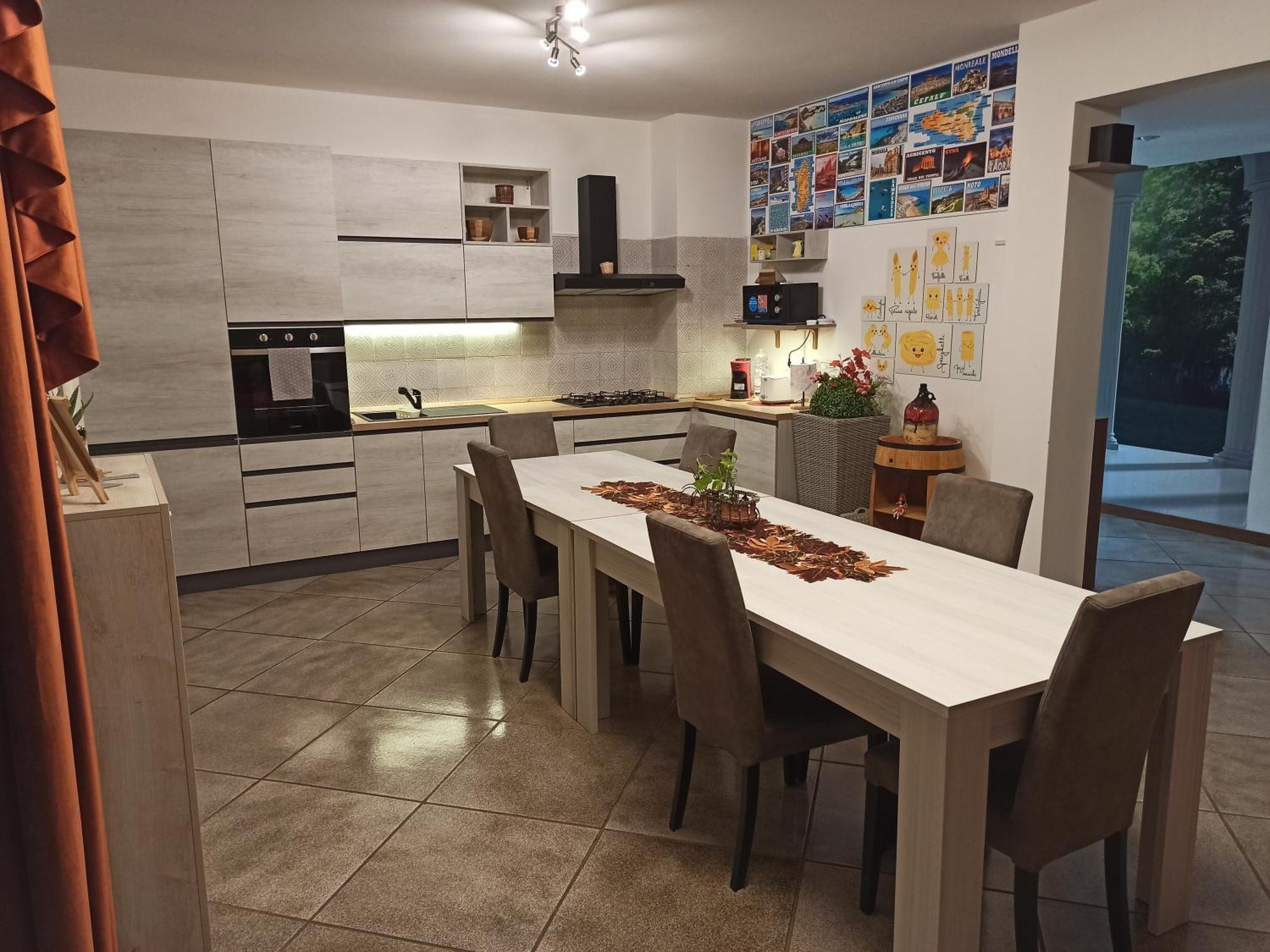 Lukas Home Con Il Cuore Appartamento 3 Camere Al Piano Terra E Appartamento 1 Camera In Taverna ميروني المظهر الخارجي الصورة